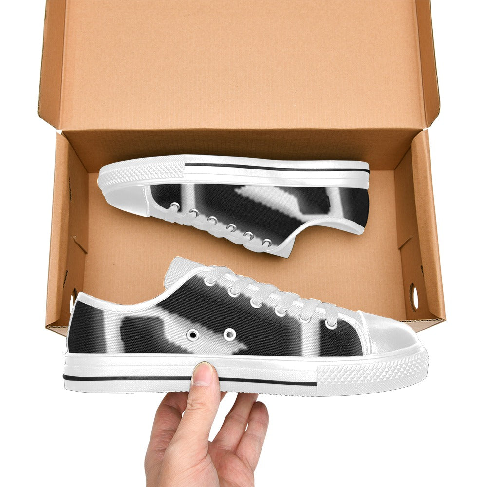 Black Logo Men's Classic Canvas Shoes (Model 018)