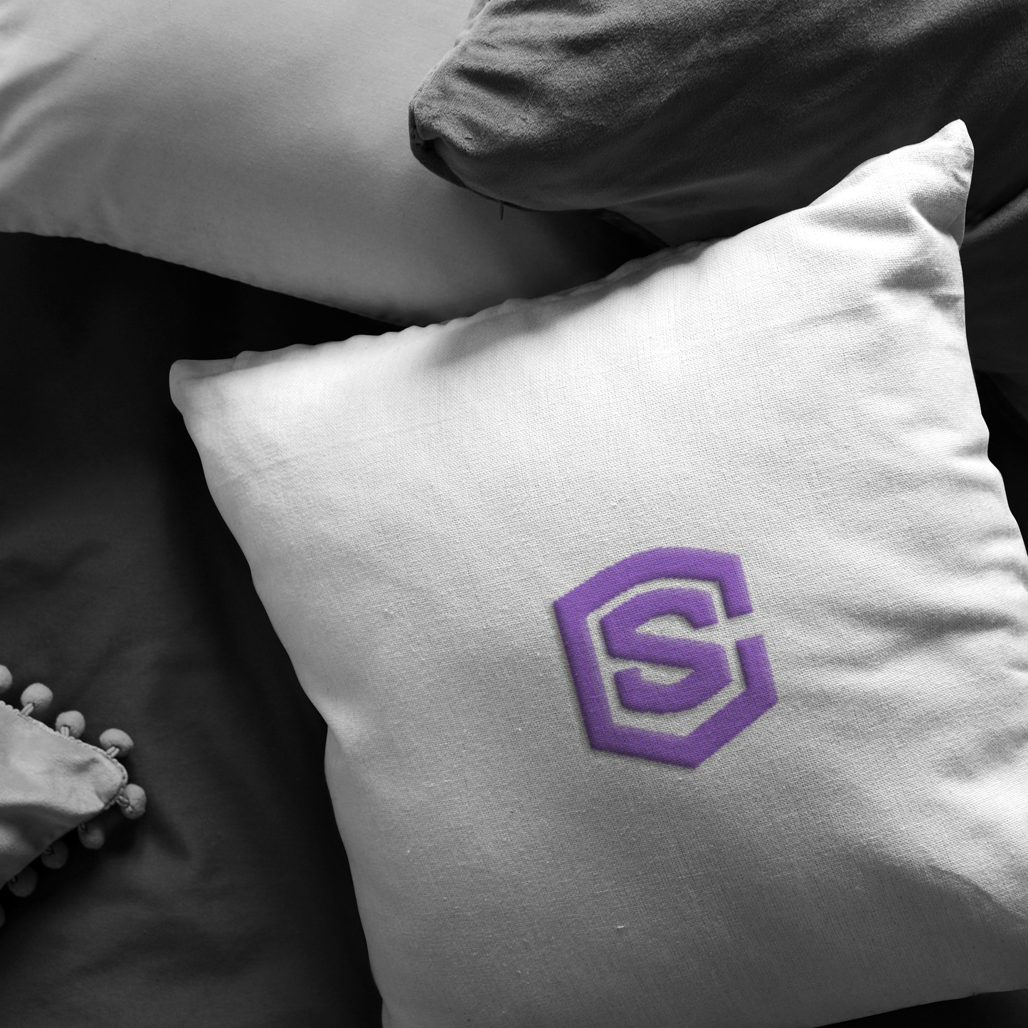 WHITE PILLOW PURPLE LOGO