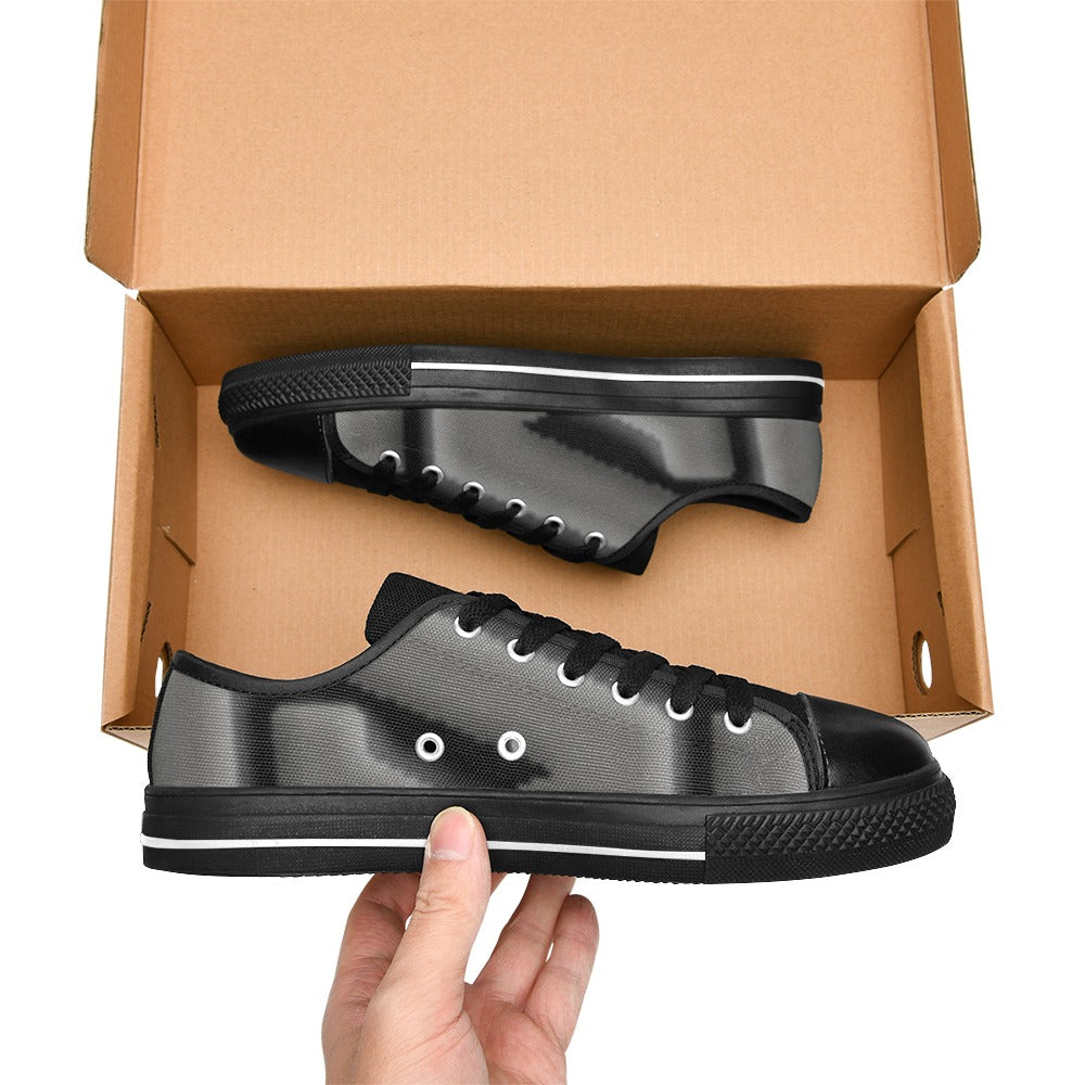 Silver logo Men's Classic Canvas Shoes (Model 018)