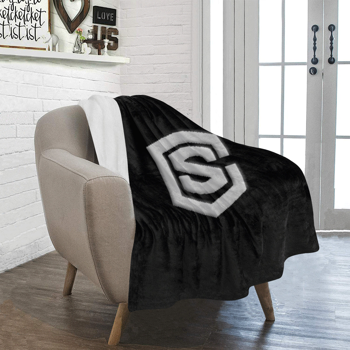 BlackUltra-Soft Micro Fleece Blanket with Silver Logo Ultra-Soft Micro Fleece Blanket 30"x40"