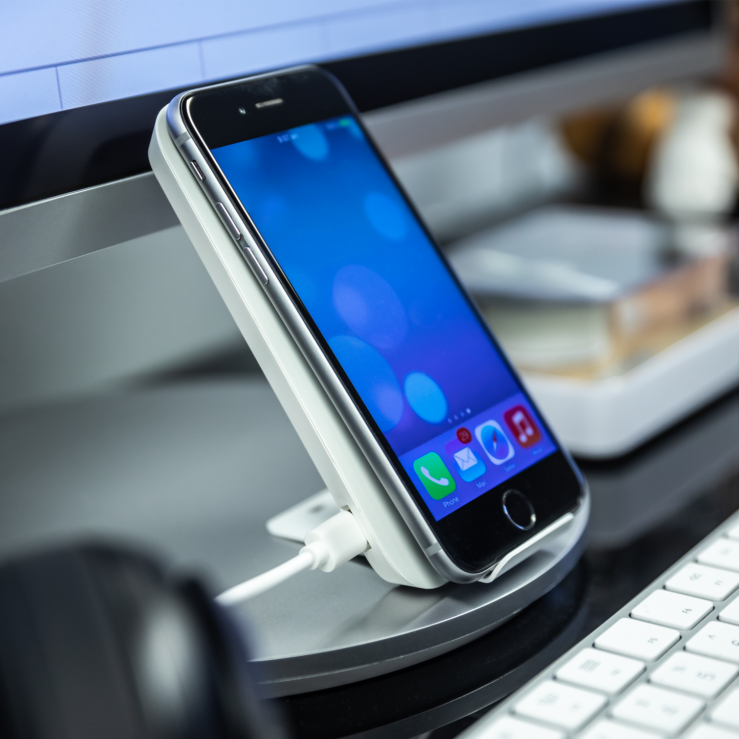 Personalized Prontimus - Wireless Charging Stand WITH YELLOW LOGO