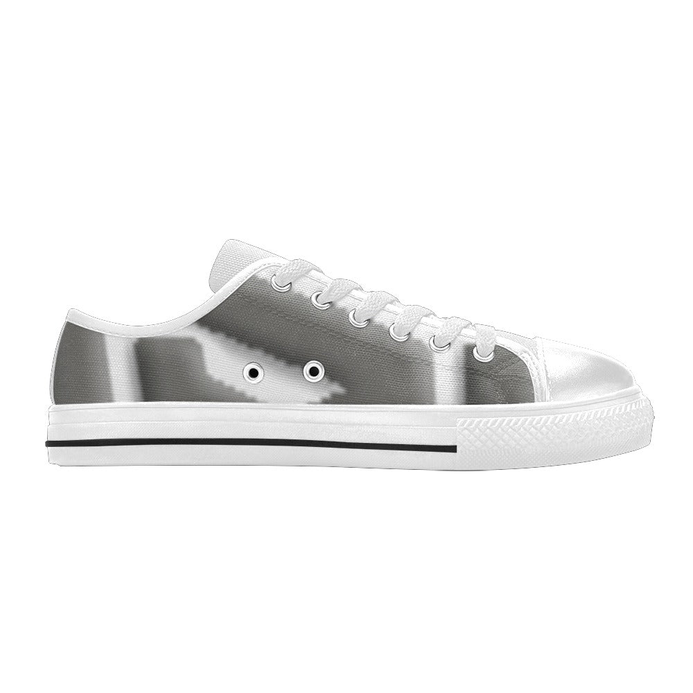 Silver logo Men's Classic Canvas Shoes (Model 018)
