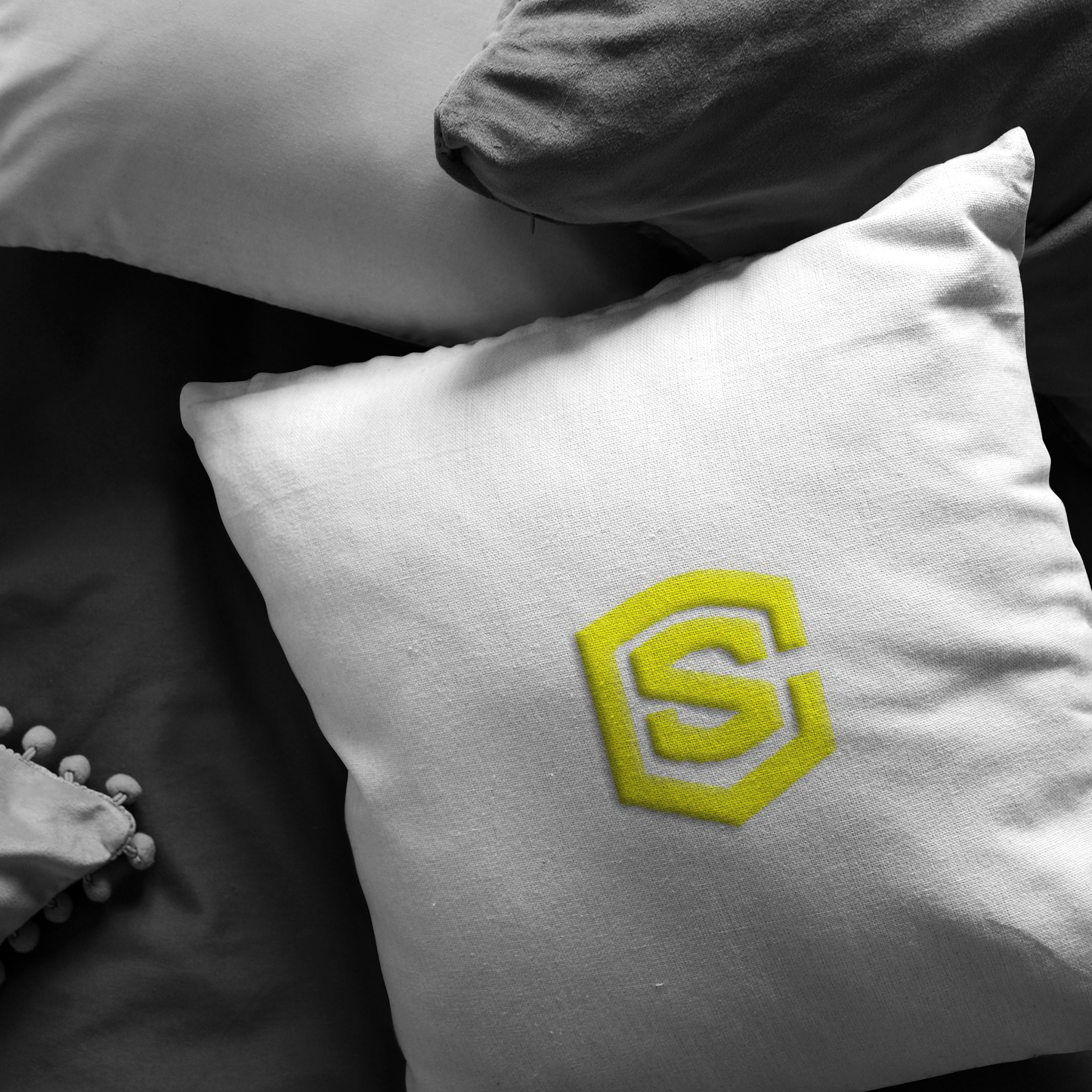 WHITE PILLOW YELLOW LOGO